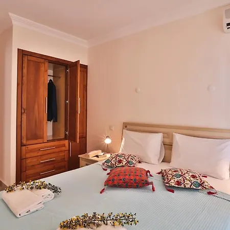 Apartment Paradise 3 *