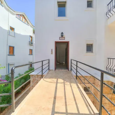 Apartment Paradise 3 *